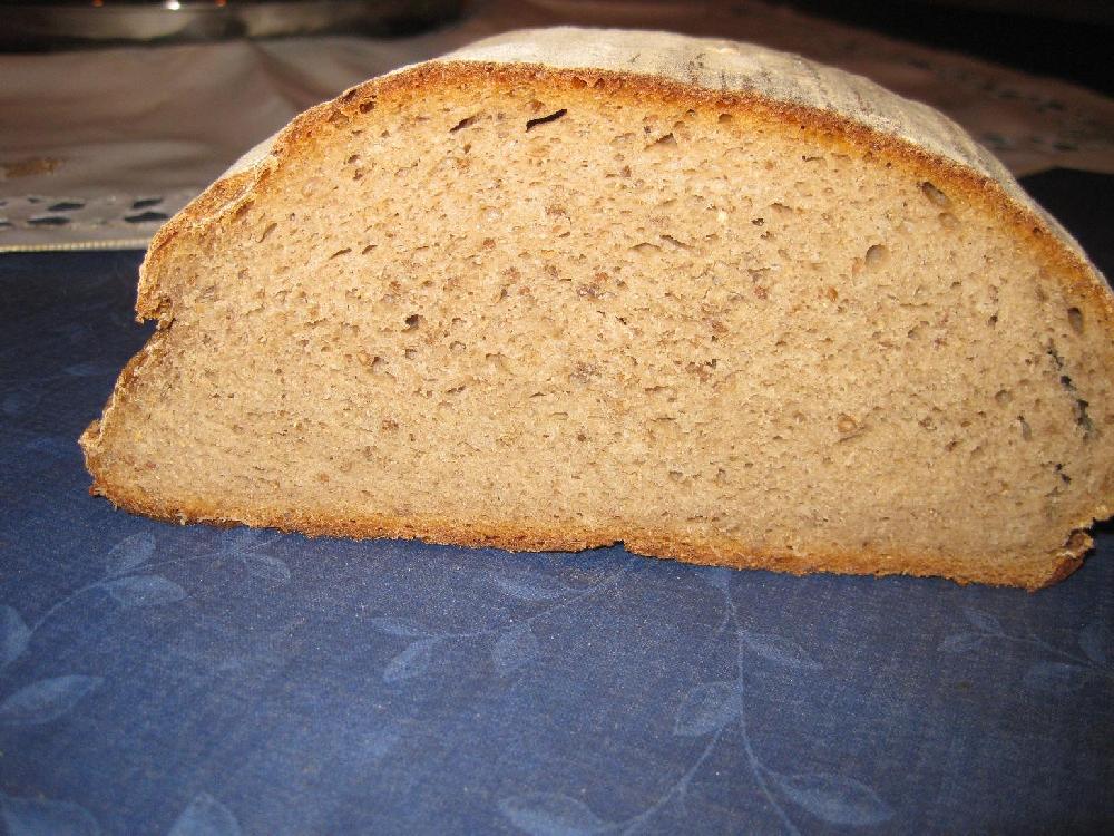 Anschnitt Roggenmischbrot.JPG