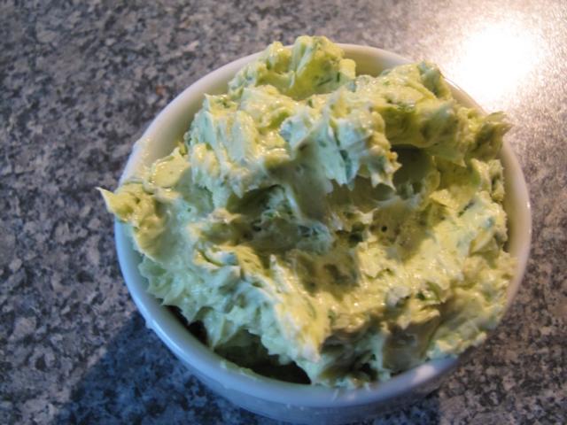 Zwischenzeitlich noch etwas Kräuterbutter gemacht
