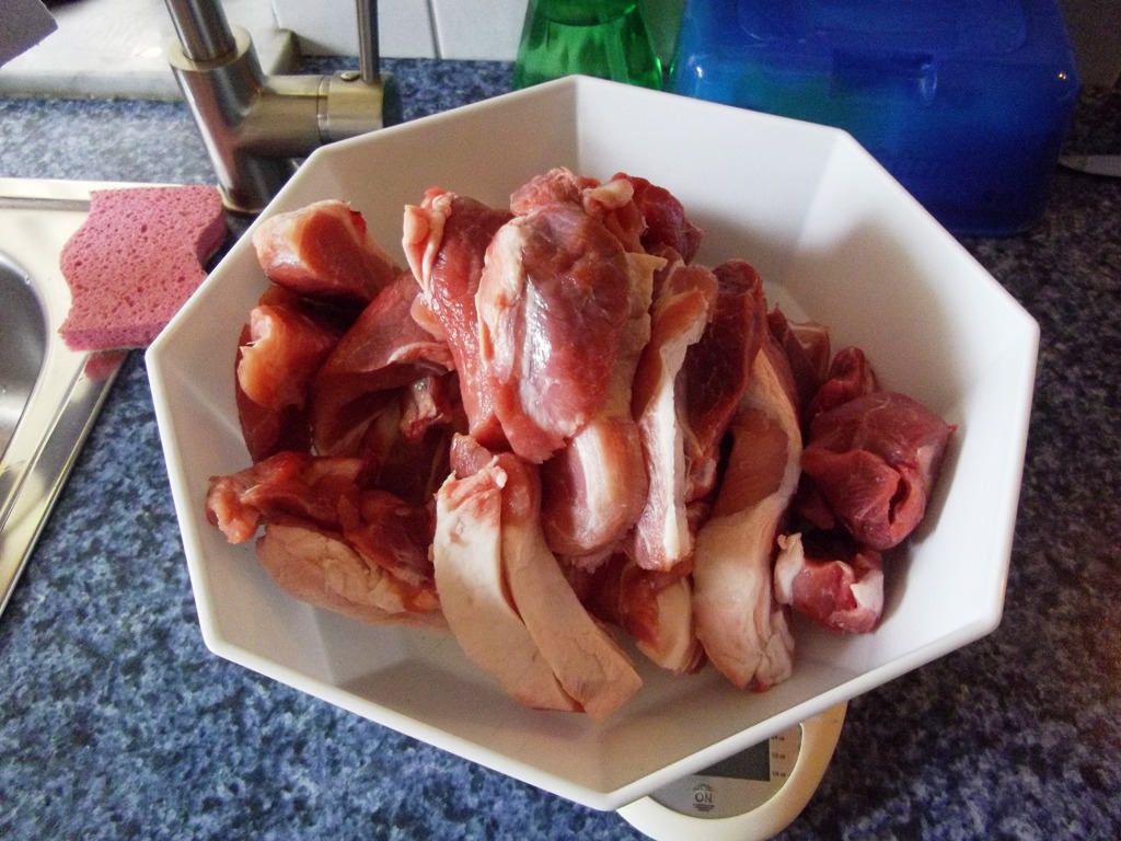 Fleisch für gekochte mettwurst