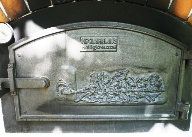 Ruhezeit 15 -30 min.<br />Bei 330 Grad werden zuerst die Seelen 15 min. gebacken.