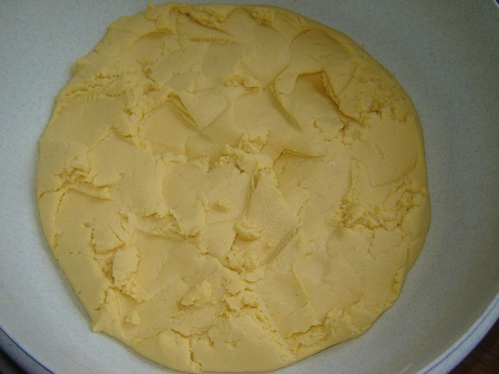 Maisbrot mit Rosinen 05.jpg
