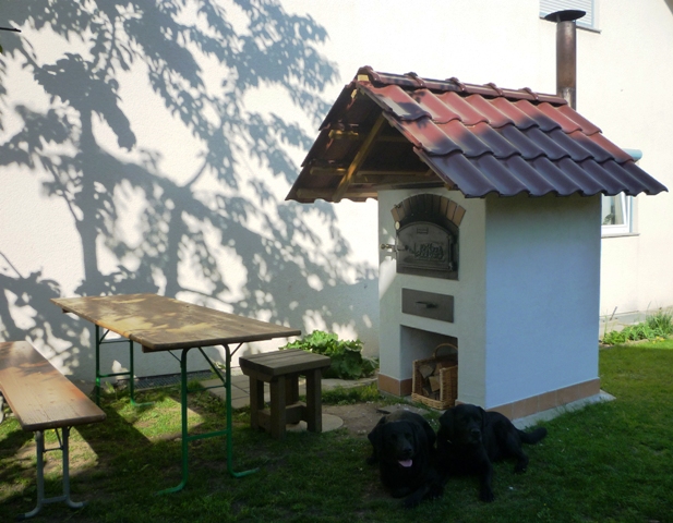 Der Ofen und seine Wächter.