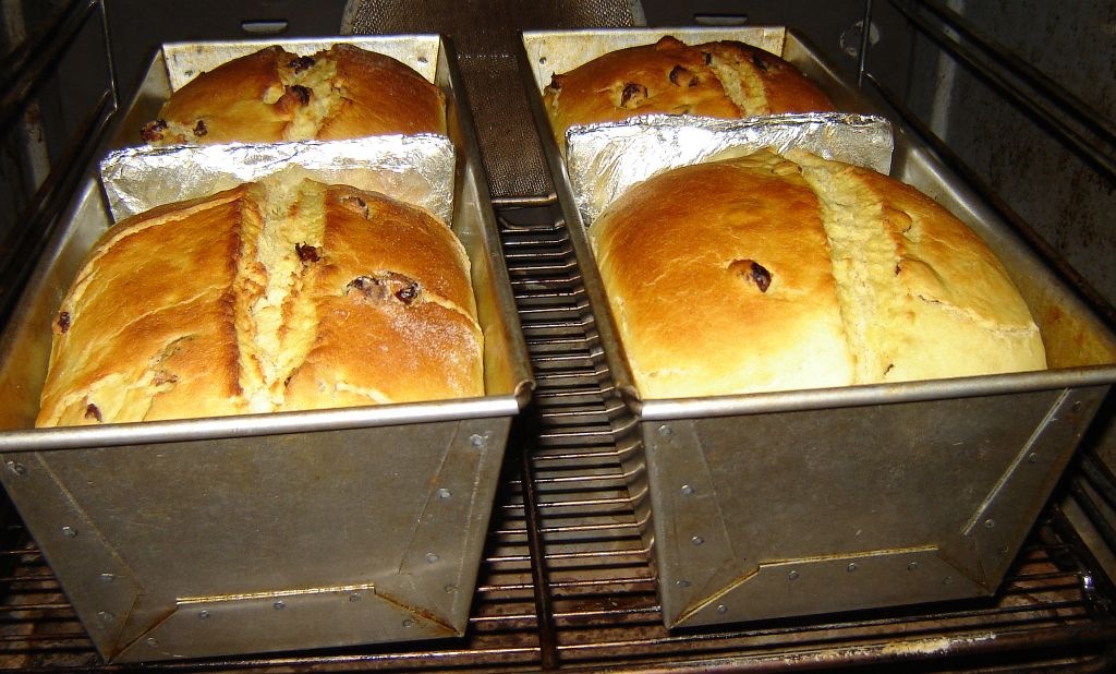 Maisbrot mit Rosinen 14.jpg