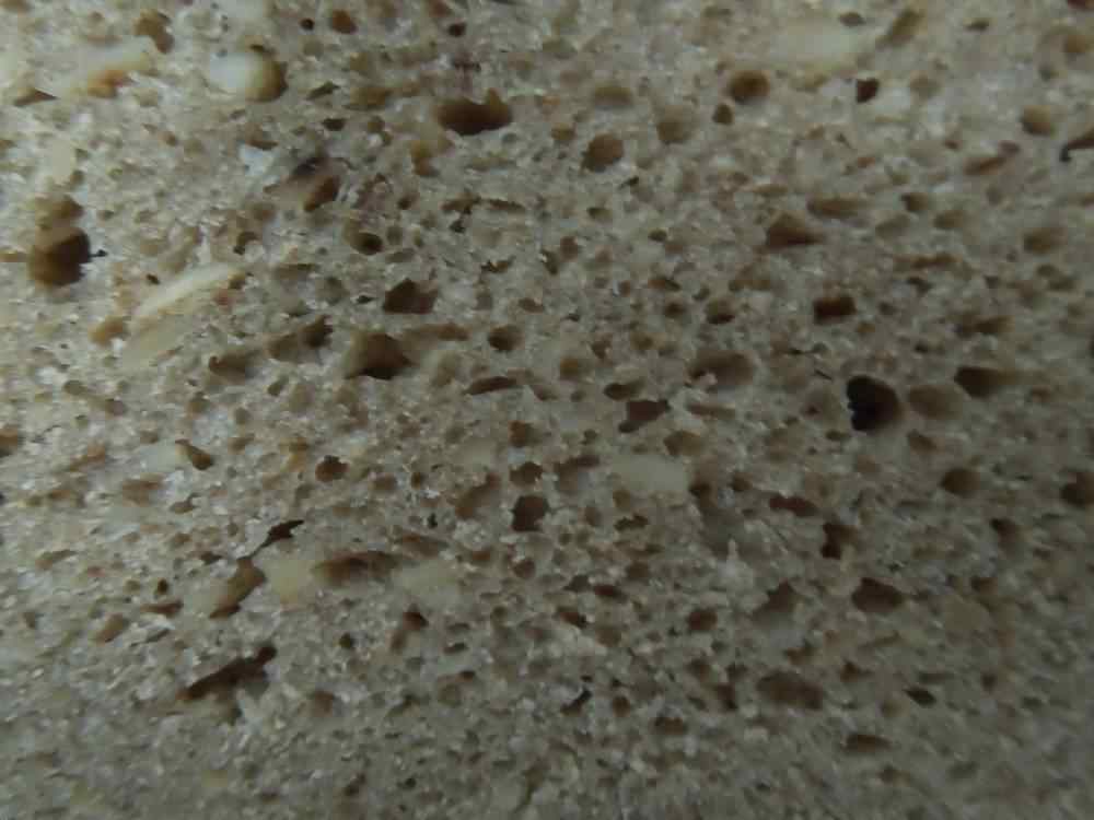 Sonnenblumenbrot Anschnitt nah.jpg
