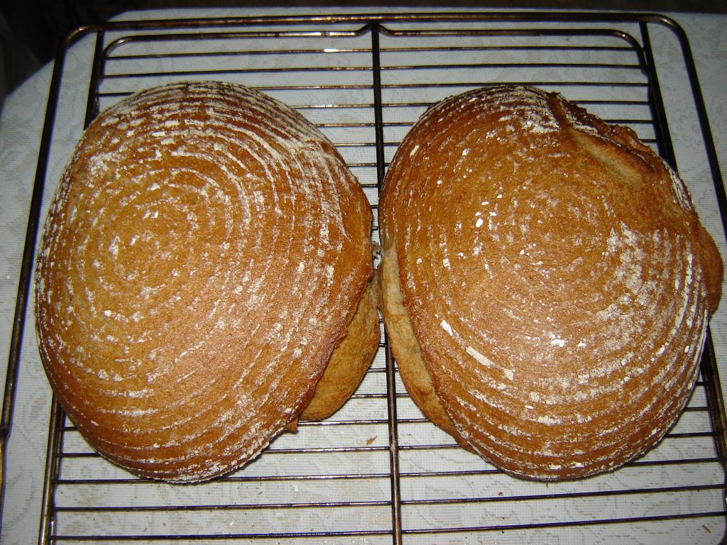 Mäxles Holzofenbrot 16.jpg