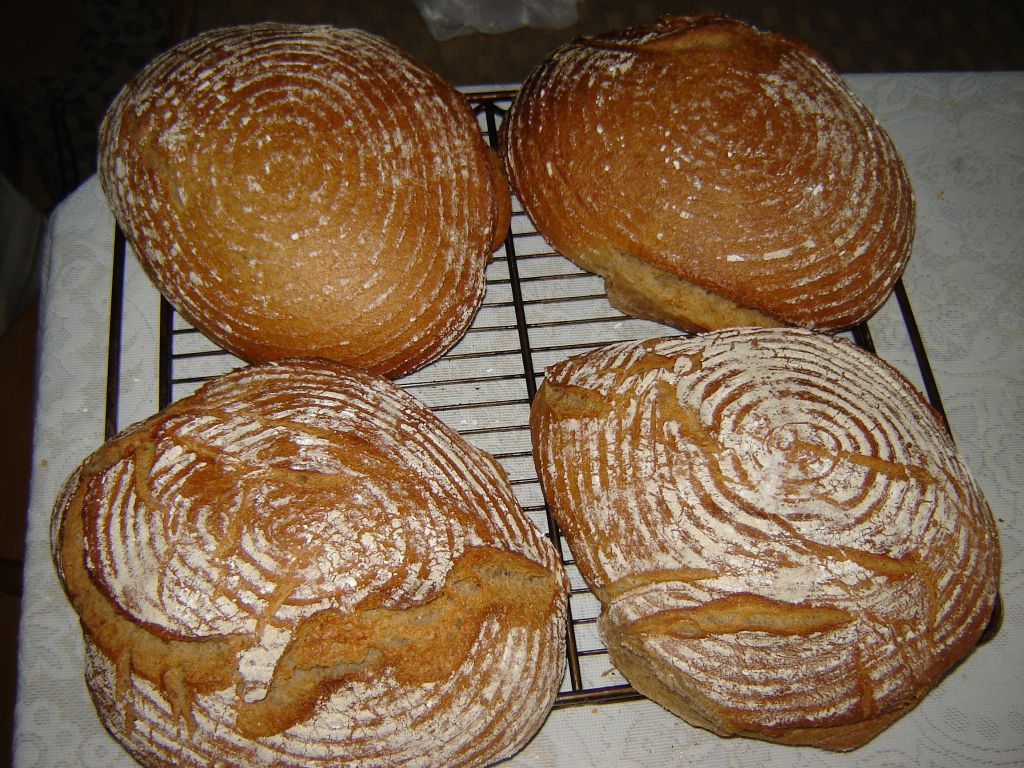 Mäxles Holzofenbrot 19.jpg