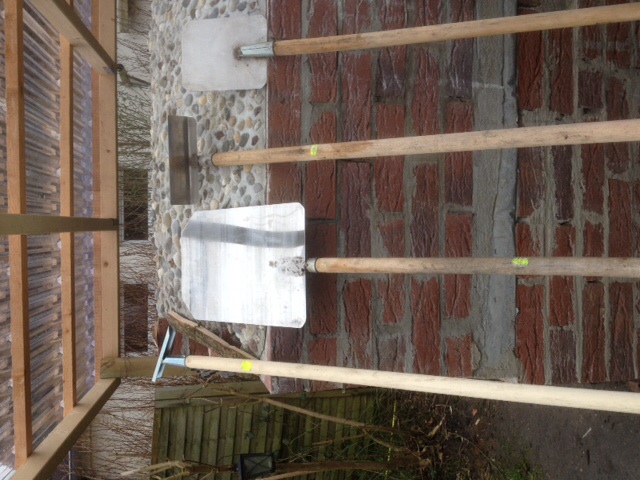 Aus einem Unkrautkratzer