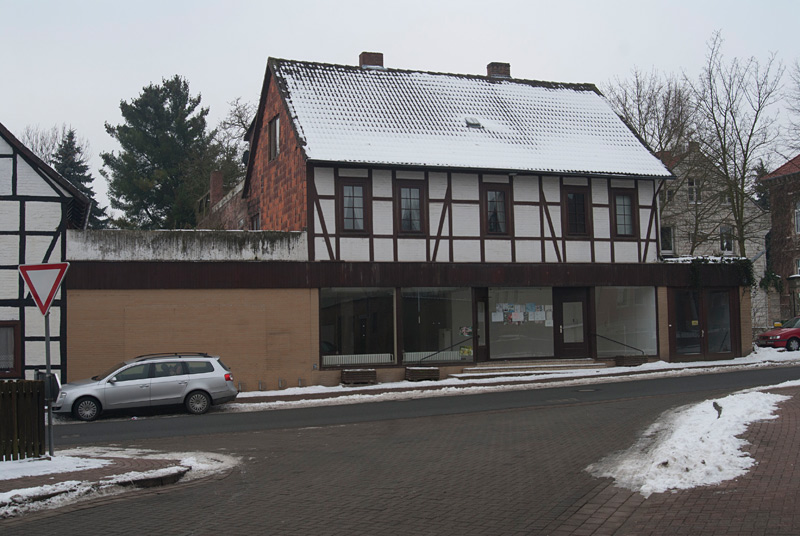 001Wohn-Geschäftshaus-Offleben.jpg