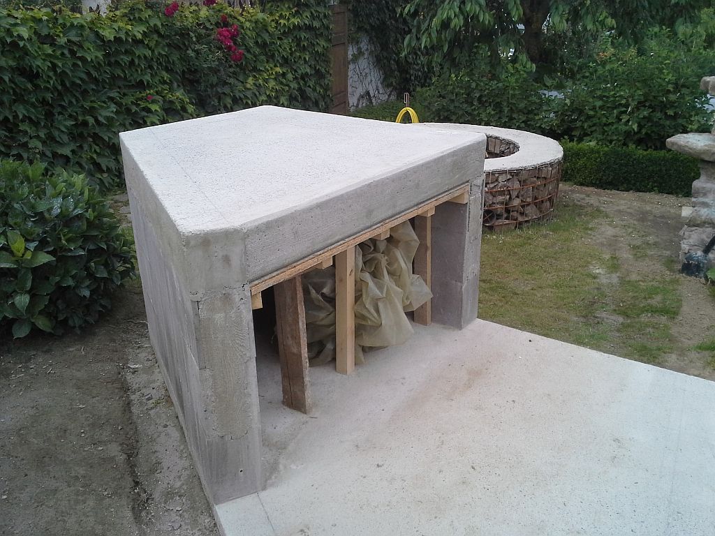 Die untere Schalung blieb zwei Wochen