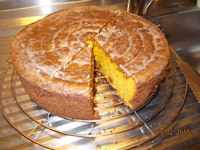 KürbisRührkuchen mit Rosinen-004.JPG