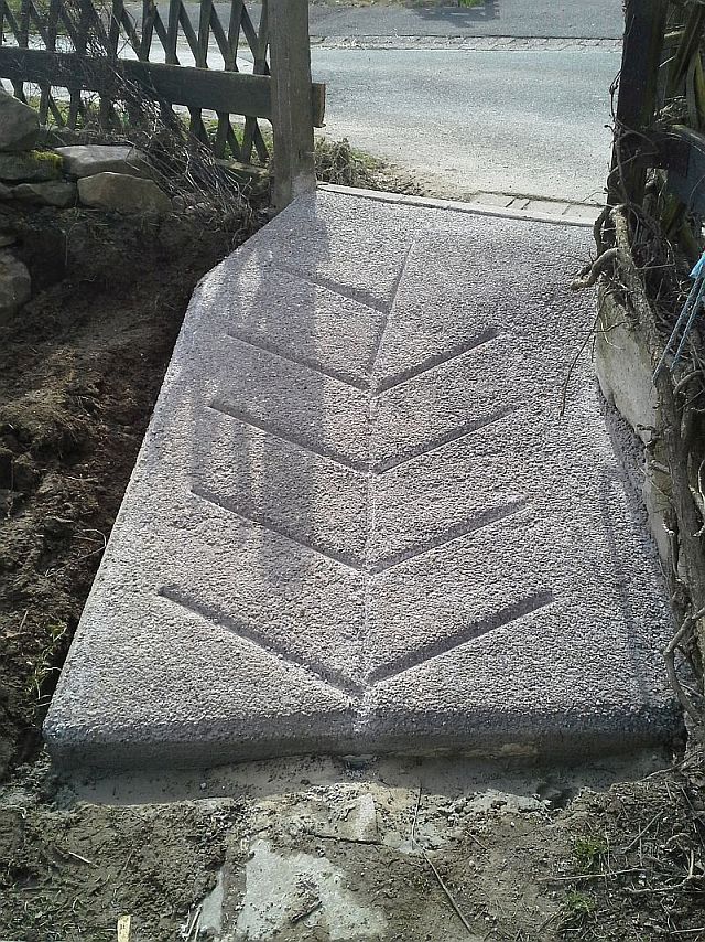 Sodele fertig , da schmirgelts die High Heels runter