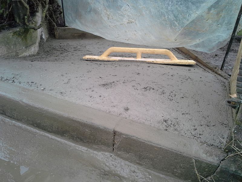 Stampfbeton und lieb getätschelt bis er in Form war