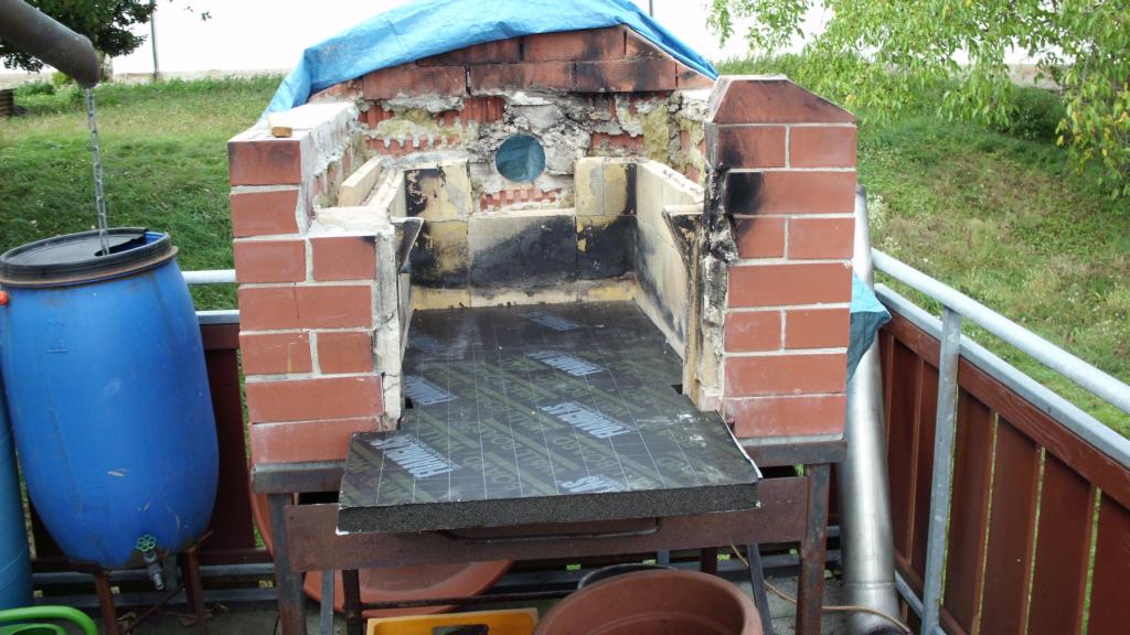 Foamplatte eingepasst.jpg