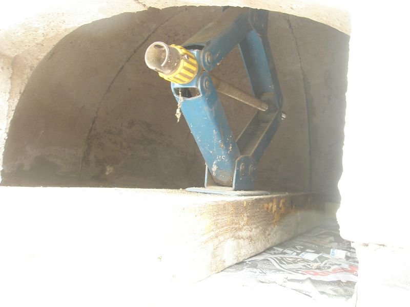 Kuppeteile, geschätze 60 kg mussten um 1 cm versetzt werden