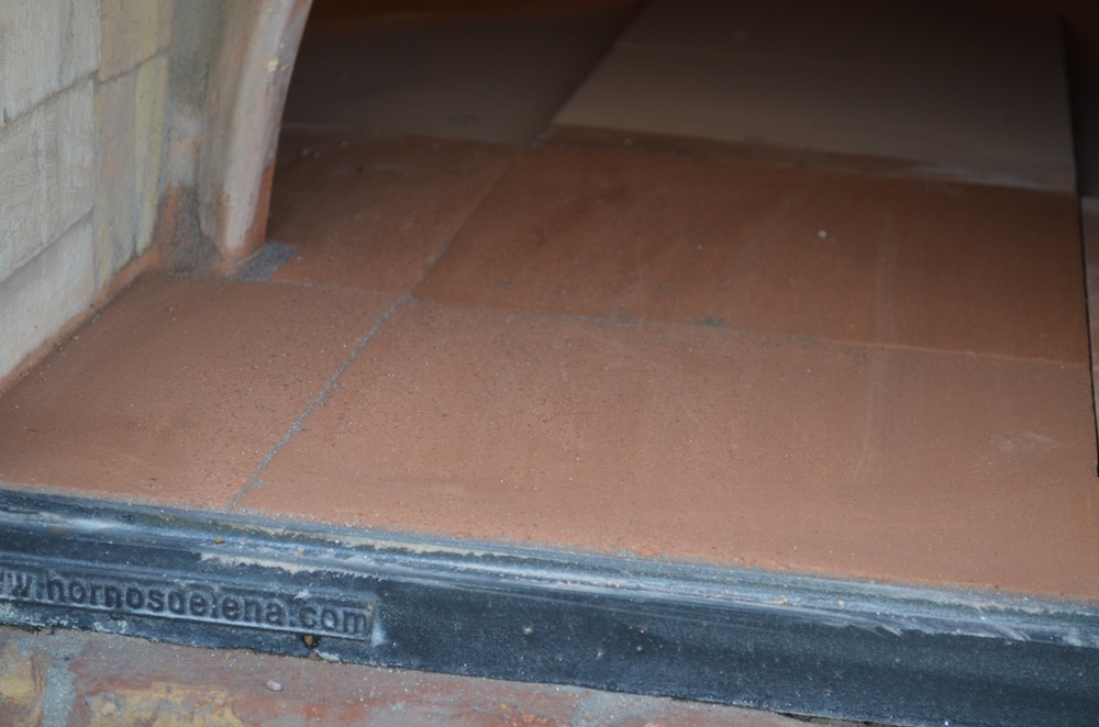 Steinbackofen boden 2.jpg