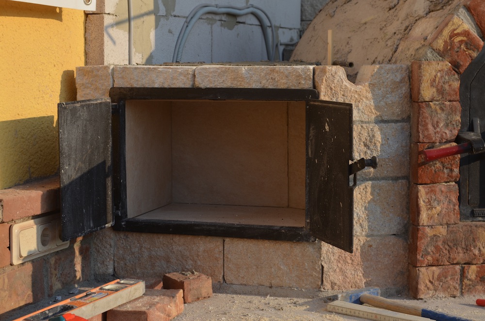 Steinbackofen Warmhaltefach 6.jpg