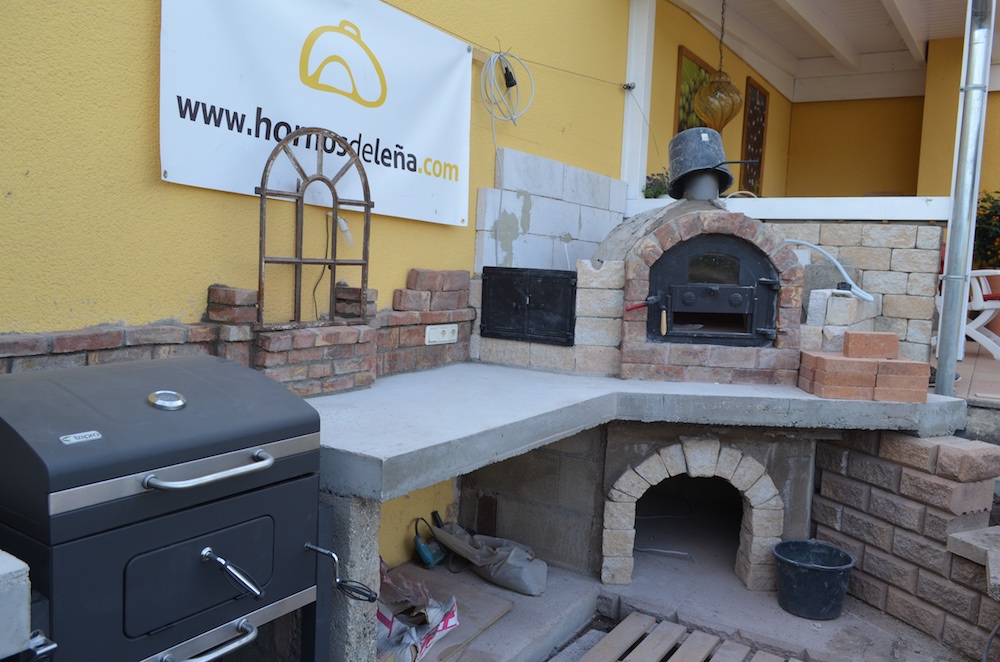 Steinbackofen Warmhaltefach 1.jpg