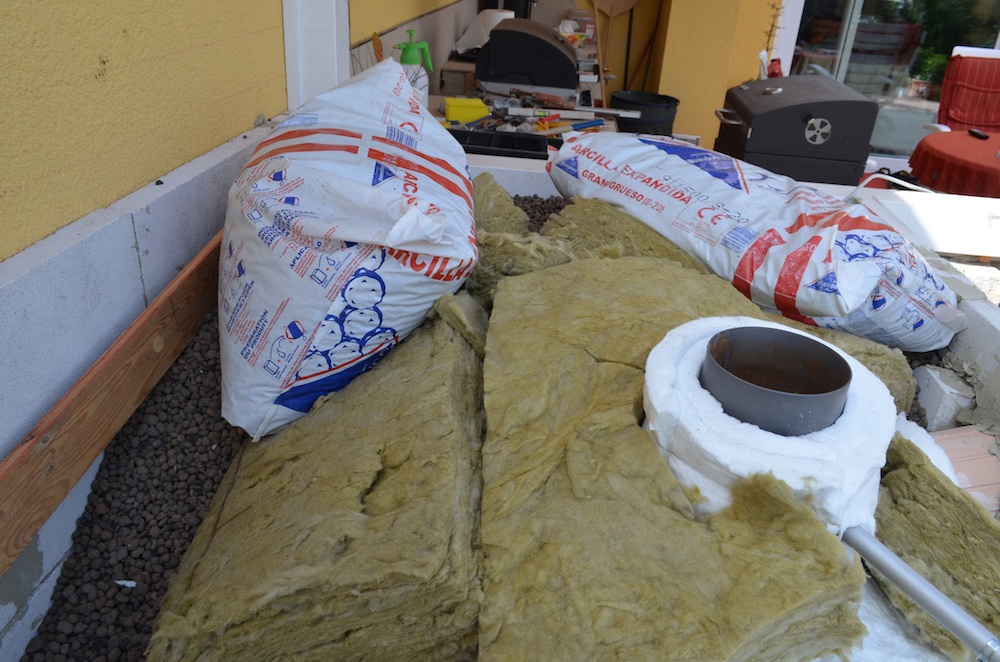 Steinbackofen Insulation 6.jpg