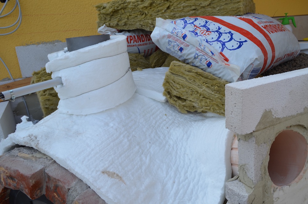 Steinbackofen Insulation 10.jpg