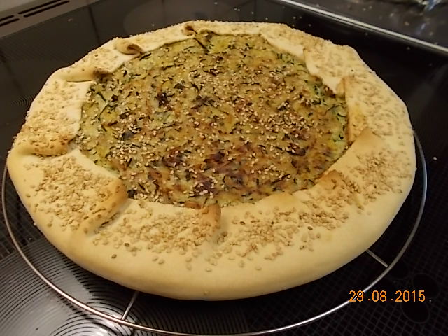 Zucchinikuchen TomatenSalsa-002.JPG