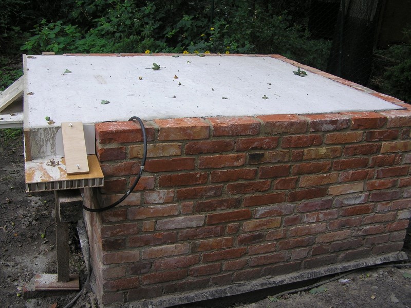 Die ursprüngliche Idee, die Steine zu verfugen haben wir in ausfegen abgeändert