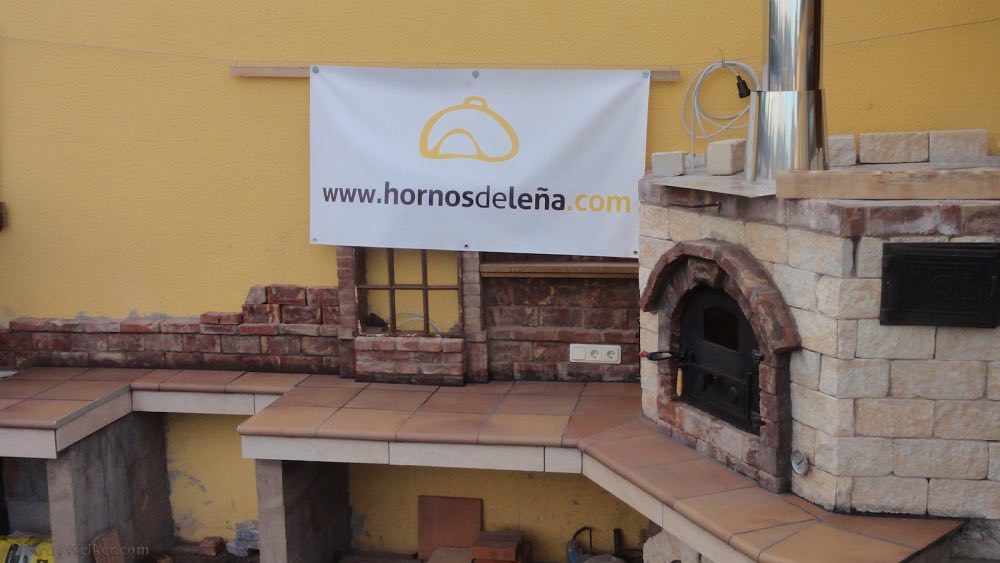 Arbeitsflache gefliest.jpg