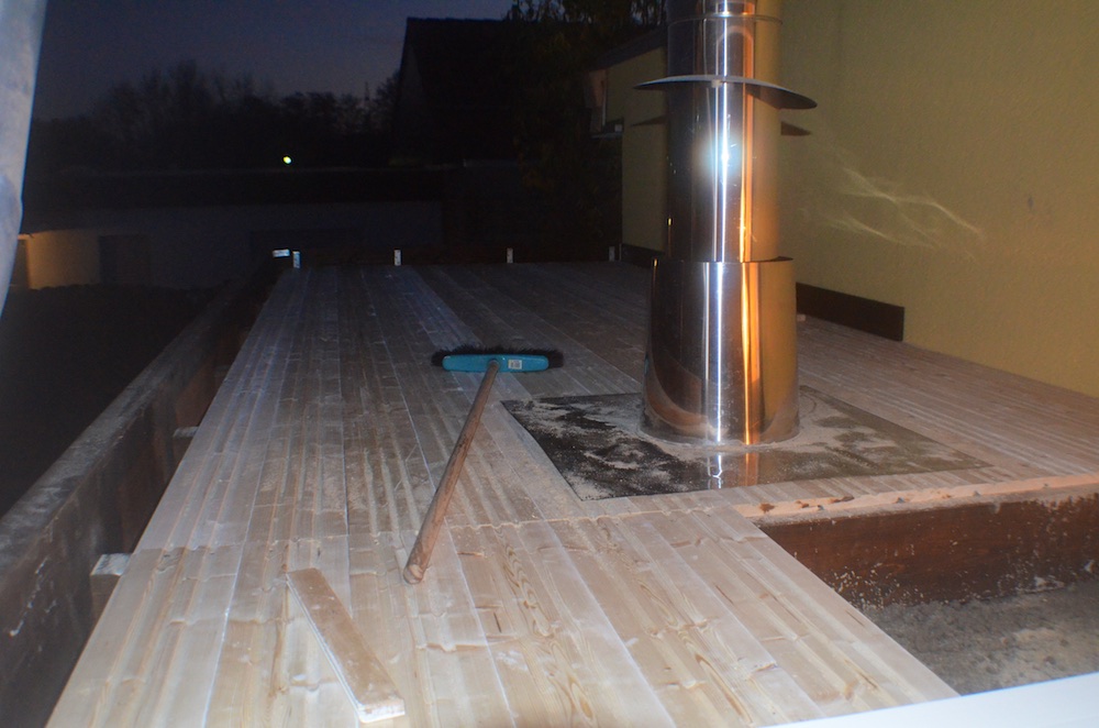 Außenküche Dach 1.jpg