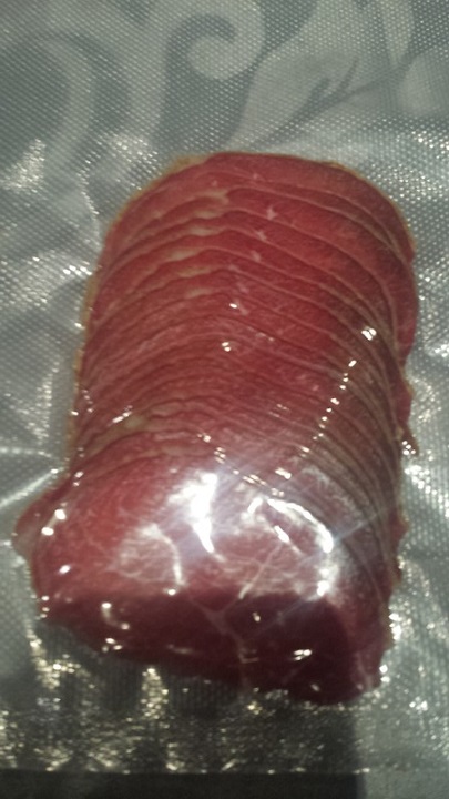 Pastirma abgepackt.jpg