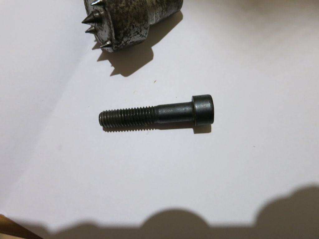 Spindel Drehmaschine 6 Schraube.jpg