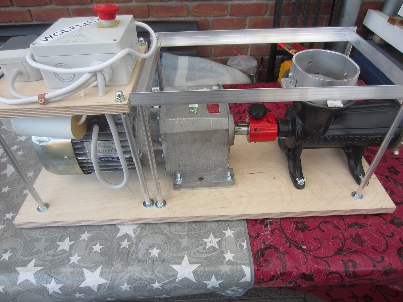 ohne Fleischwanne.JPG