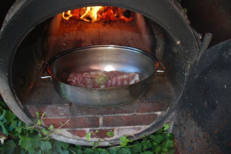 Das Anbraten im heißen Olivenöl<br />während dem Anbraten den Braten mehrmals drehen