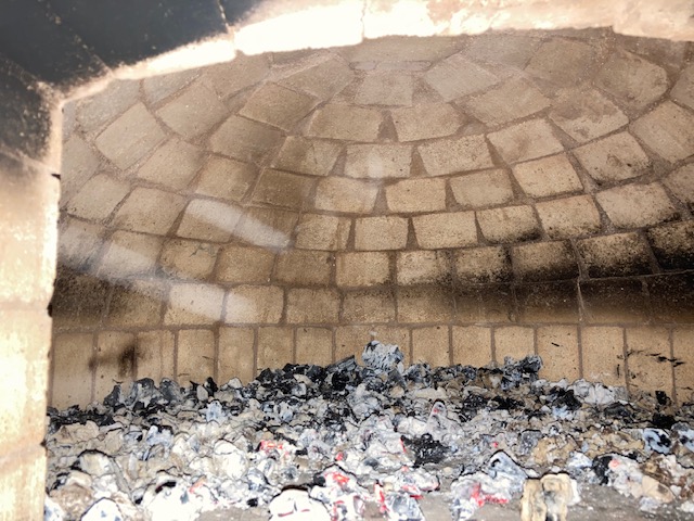 Bild 9 ausgebrannter Backraum.JPG