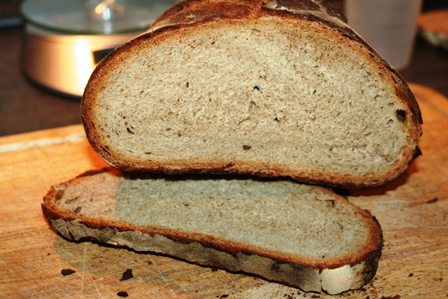 Anschnittbild Holzschopfbrot.jpg