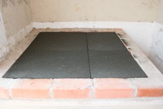 Backsteinkranz mit Foamglasplatten gefüllt